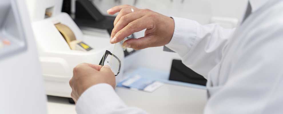 Laboratorio fornitura lenti oftalmiche per i negozi di ottica